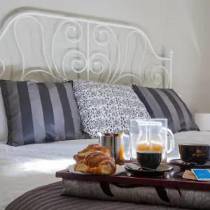 Bed & Breakfast Un Attimo A, Rome