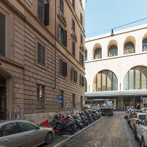 Roman Station House Konukevi